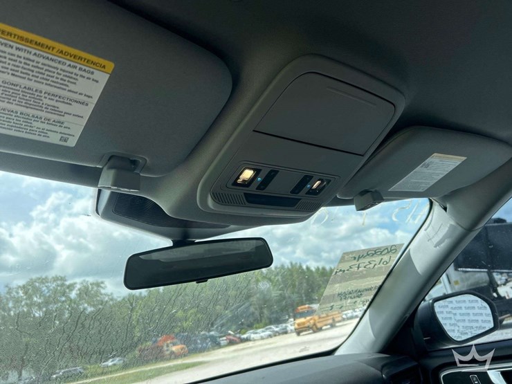 2022-ford-explorer-image-17