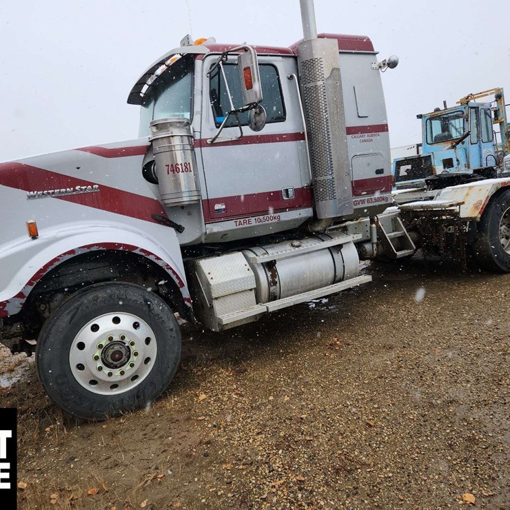 2011 WESTERN STAR 4900