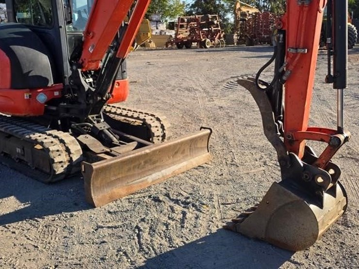 2017-kubota-kx040-4-image-45