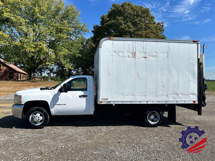 2008-chevrolet-silverado-3500hd-image-2