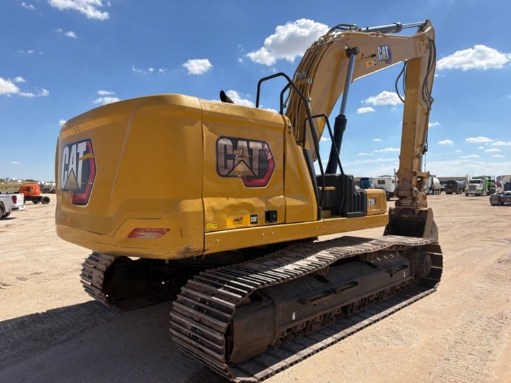 2020-caterpillar-330-image-6