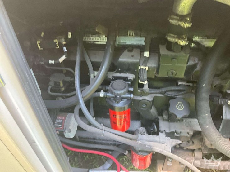 2008-generac-sd135-135kw-standby-diesel-generator-w/-base-fuel-tank-image-29