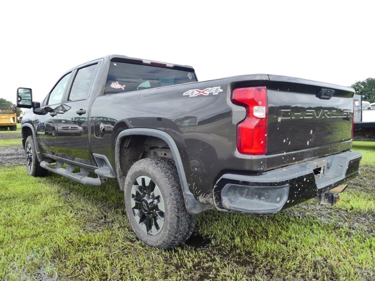 2020-chevrolet-2500-image-4