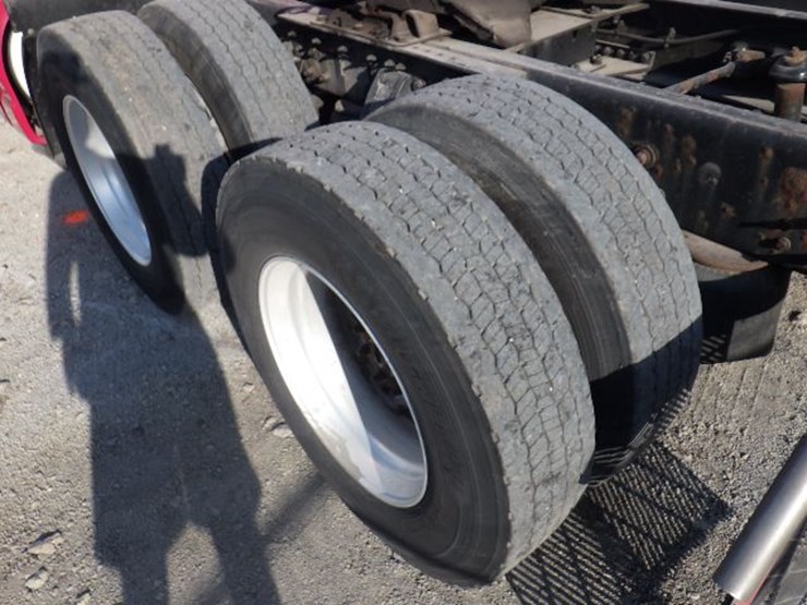 2017-kenworth-t680-image-19