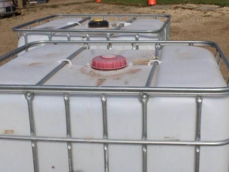 poly-tanks-in-cages-image-4