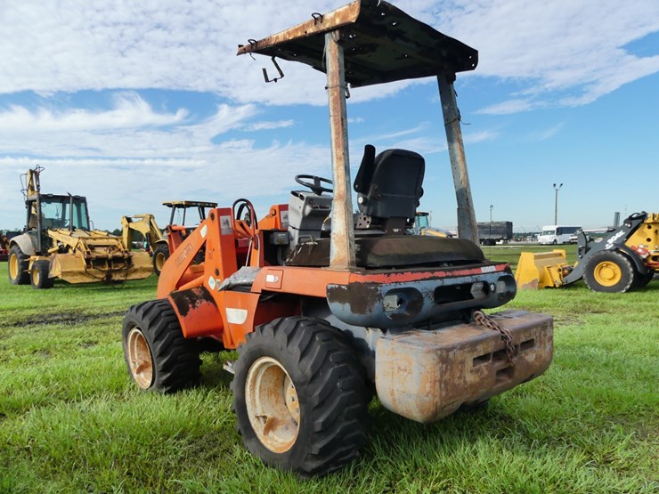 2006-kubota-r520-image-4