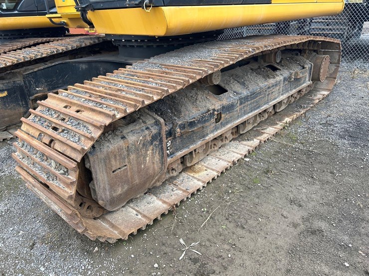 2023-john-deere-350-image-55