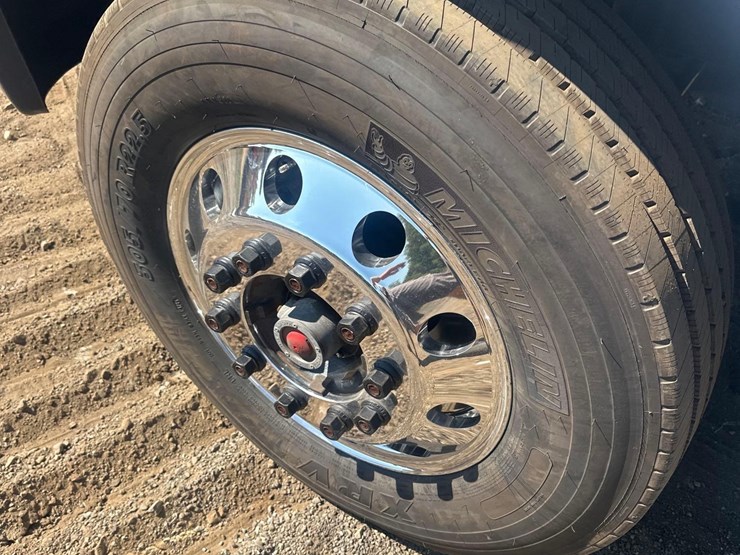 2022-ford-f750-image-34