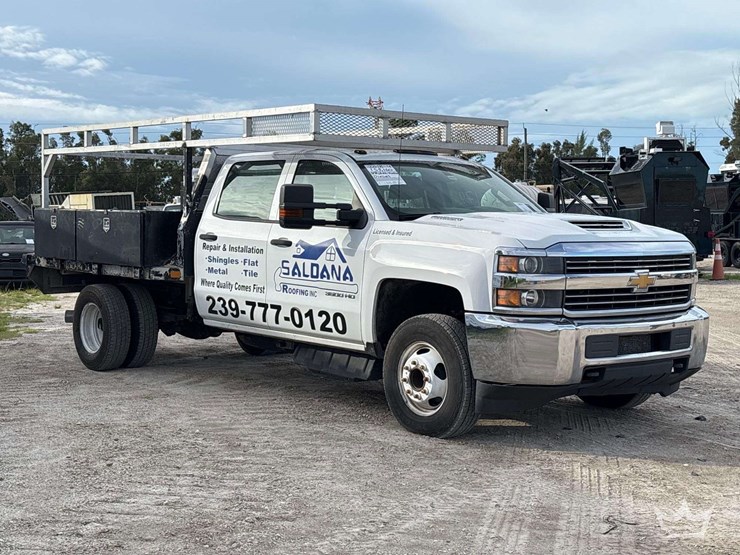 2018-chevrolet-silverado-3500-image-2