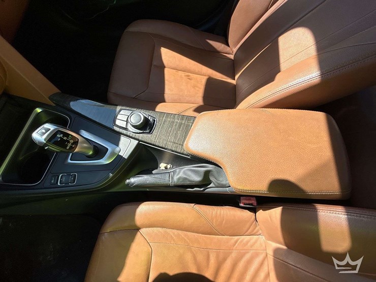 2012-bmw-328i-sedan-image-15