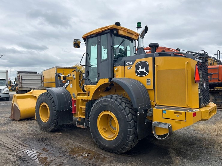 2024-john-deere-624-image-44