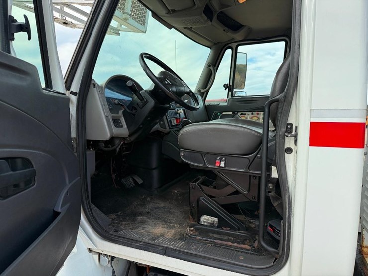 2008-international-durastar-4300-image-65