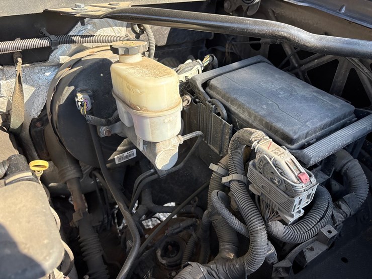 2015-chevrolet-1500-image-26