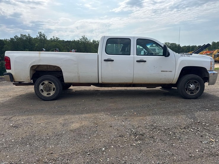 2012-chevrolet-silverado-2500hd-image-6