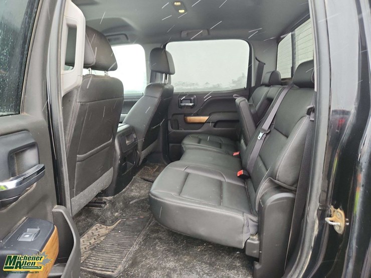2018-chevrolet-silverado-1500-image-16