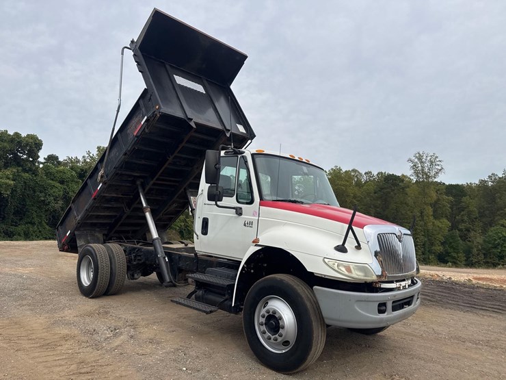 2006-international-durastar-4400-image-31