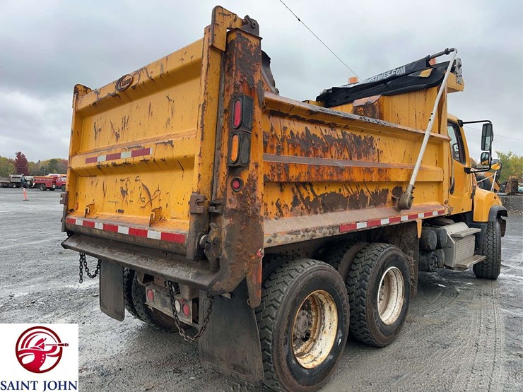 2014-freightliner-114sd-image-5