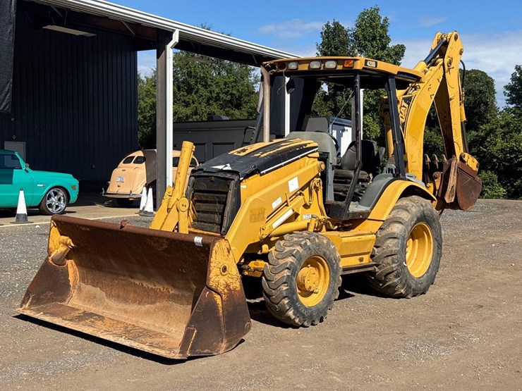 2001-caterpillar-420d-image-1