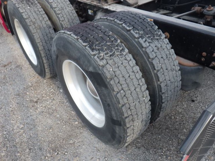 2017-kenworth-t680-image-18