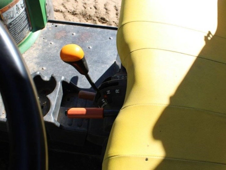 john-deere-gator-image-16