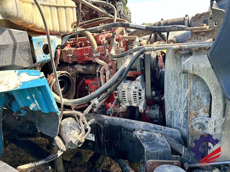 2008-freightliner-m2-106-image-21
