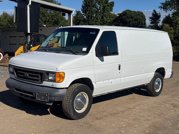 2006-ford-e350-image-1