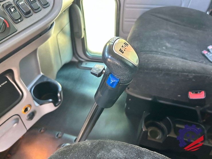 2016-peterbilt-367-image-66