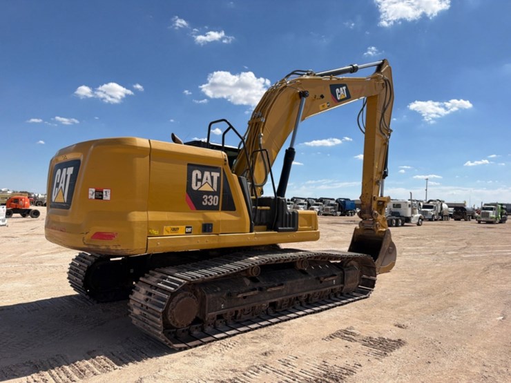 2019-caterpillar-330-image-7