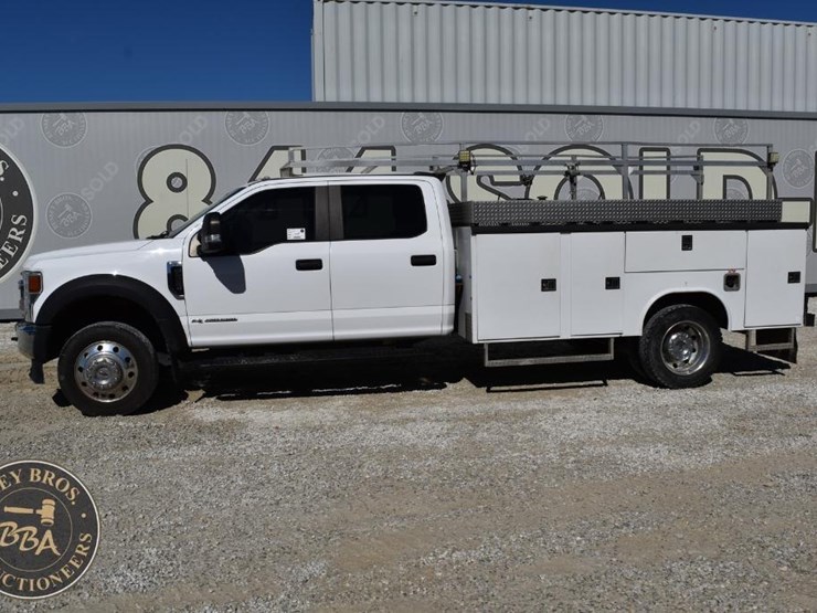 2020-ford-f550-xl-image-2