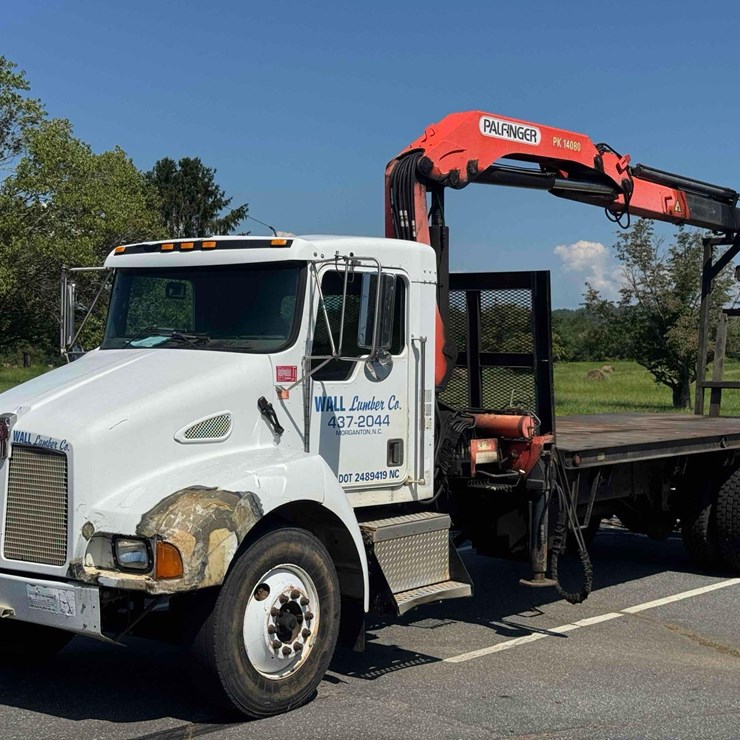 2001 KENWORTH T300