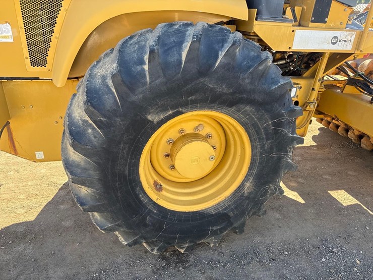 2006-caterpillar-cp-563e-image-19