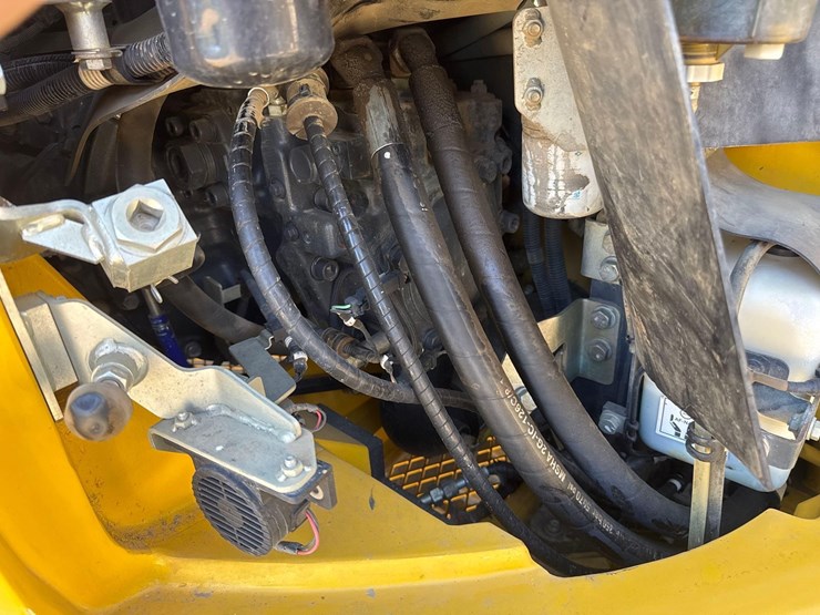 2022-komatsu-pc138us-image-28