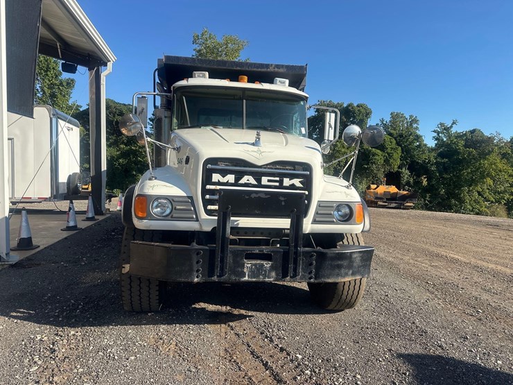 2006-mack-granite-cv713-image-11