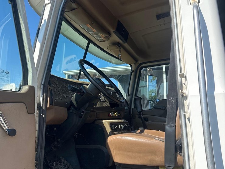 2006-mack-granite-cv713-image-23