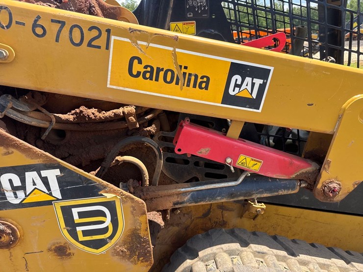 2019-caterpillar-249d-image-16