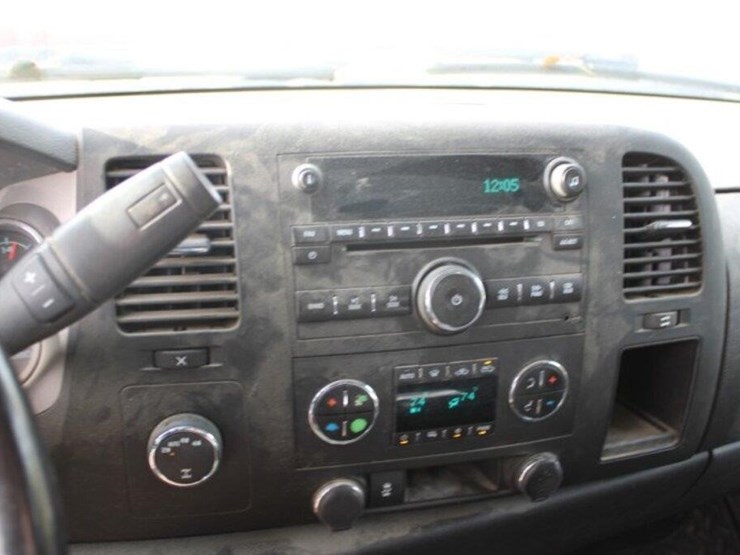 2012-chevrolet-silverado-1500-image-22