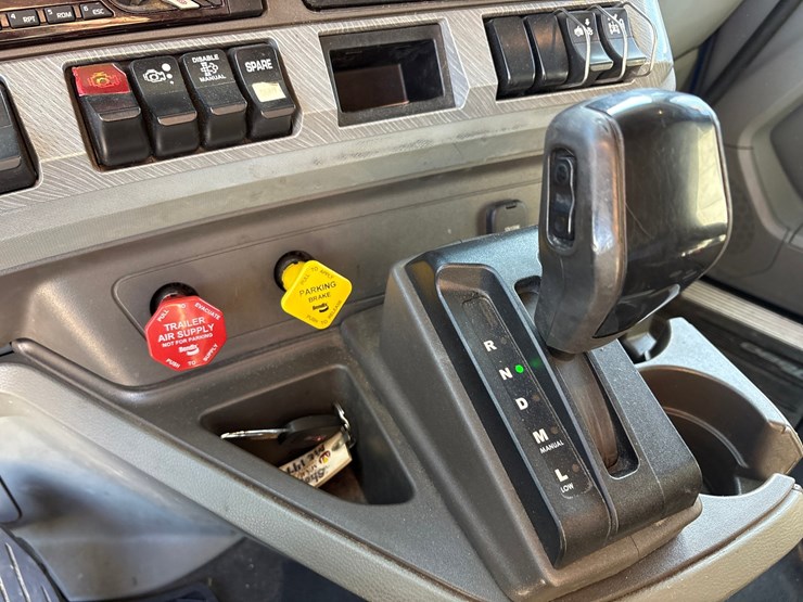 2018-kenworth-t680-image-81