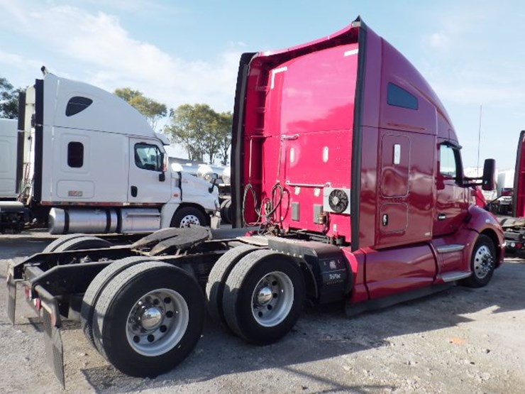 2017-kenworth-t680-image-14