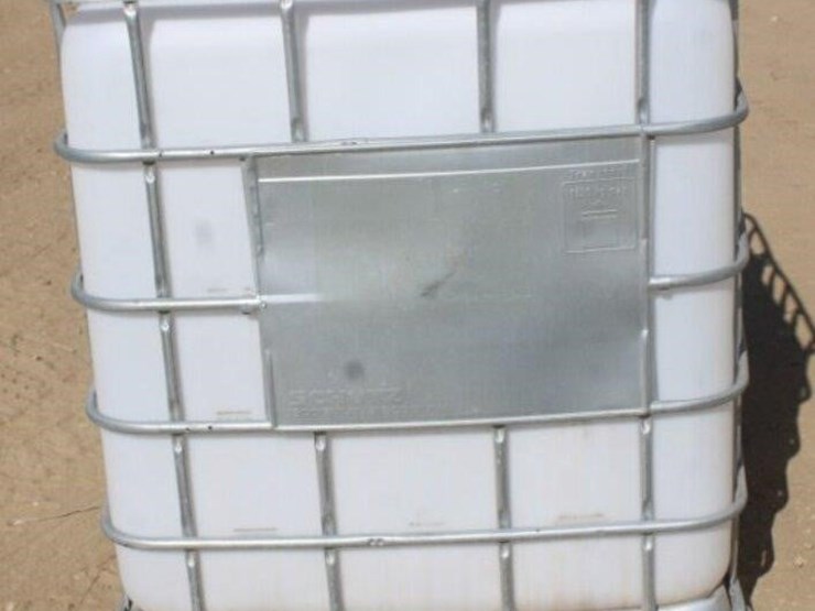 poly-tanks-in-cages-image-3