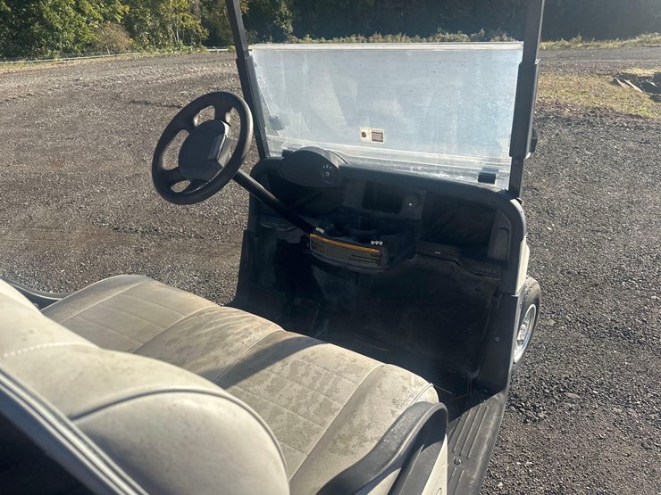 e-z-go-elite-rxv-4-passenger-golf-cart-image-11