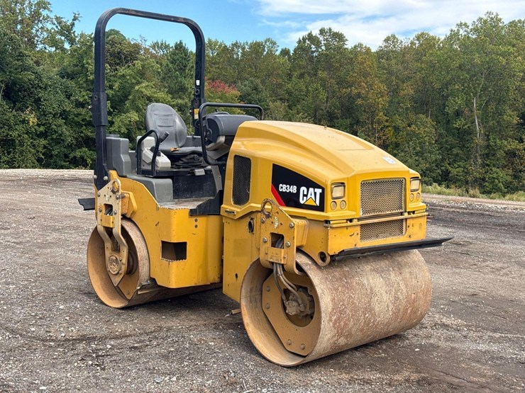 2020-caterpillar-cb34b-image-9