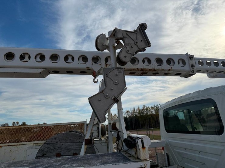 2008-international-durastar-4300-image-39