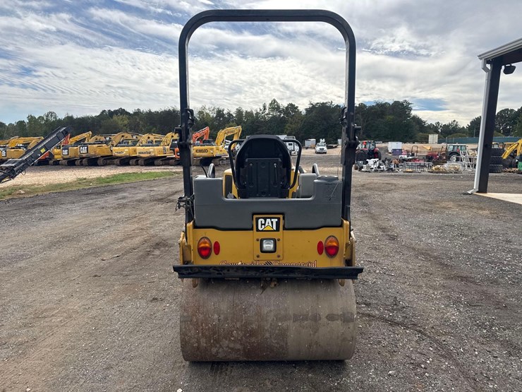 2020-caterpillar-cb34b-image-5