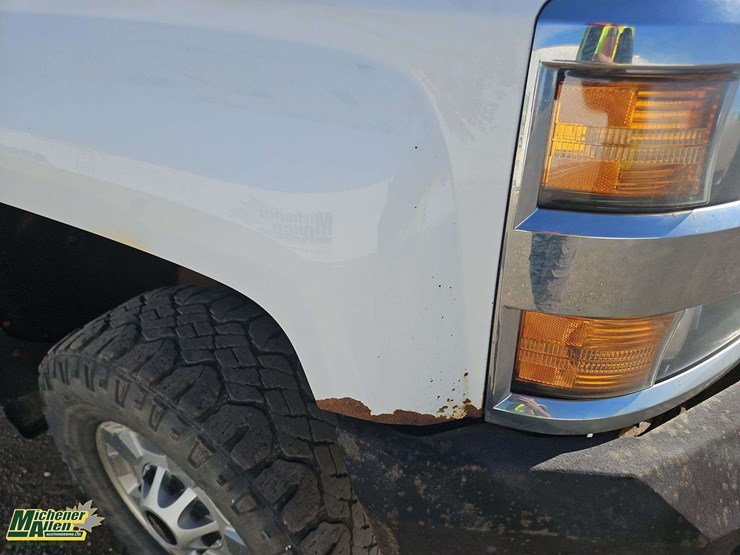 2015-chevrolet-silverado-2500hd-lt-image-39