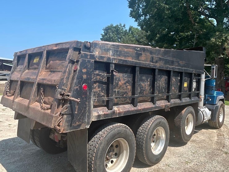 1996-mack-rd690s-image-4
