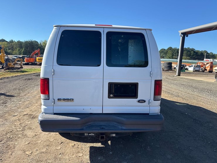 2006-ford-e350-image-5