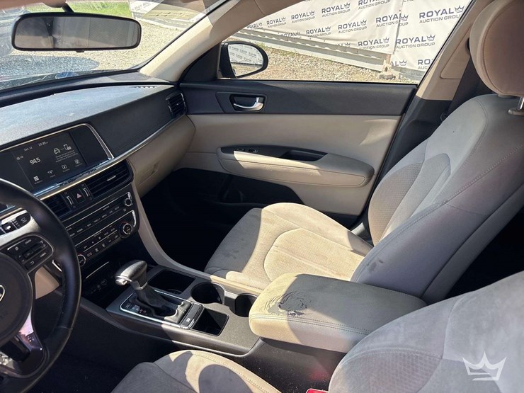 2017-kia-optima-hybrid-sedan-image-17