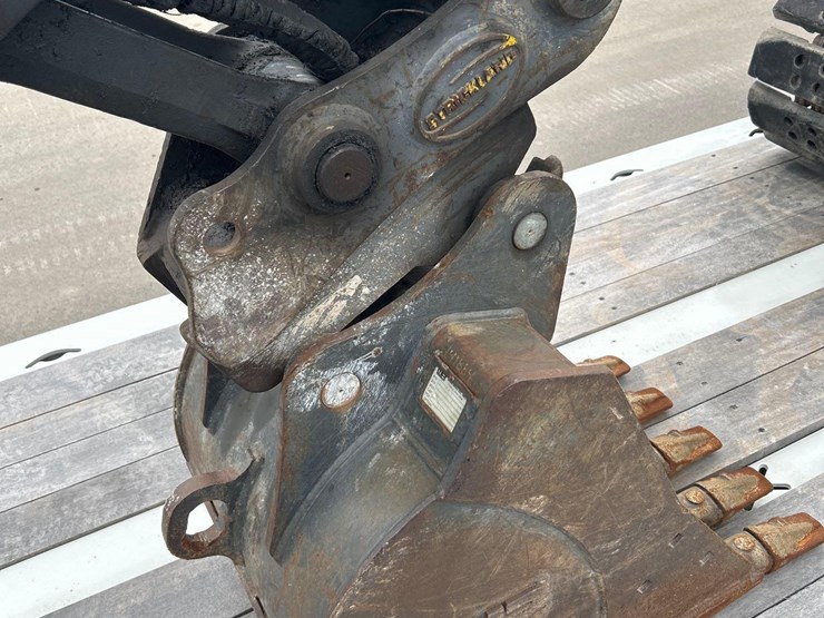 2024-john-deere-85-image-45
