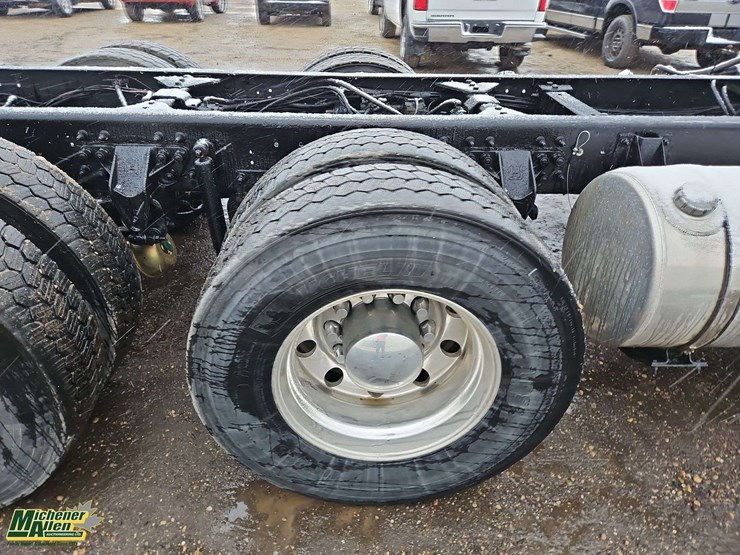 2008-kenworth-t300-image-8