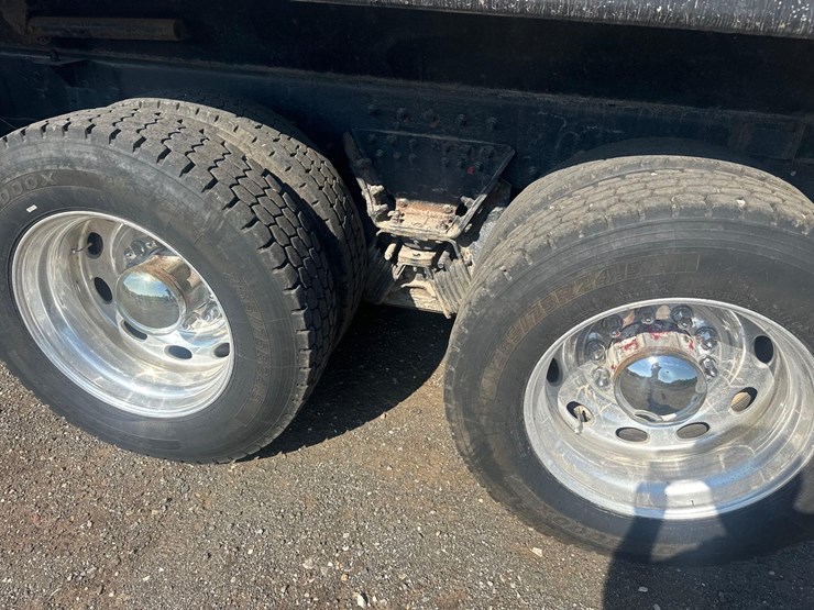 2004-kenworth-w900-image-18